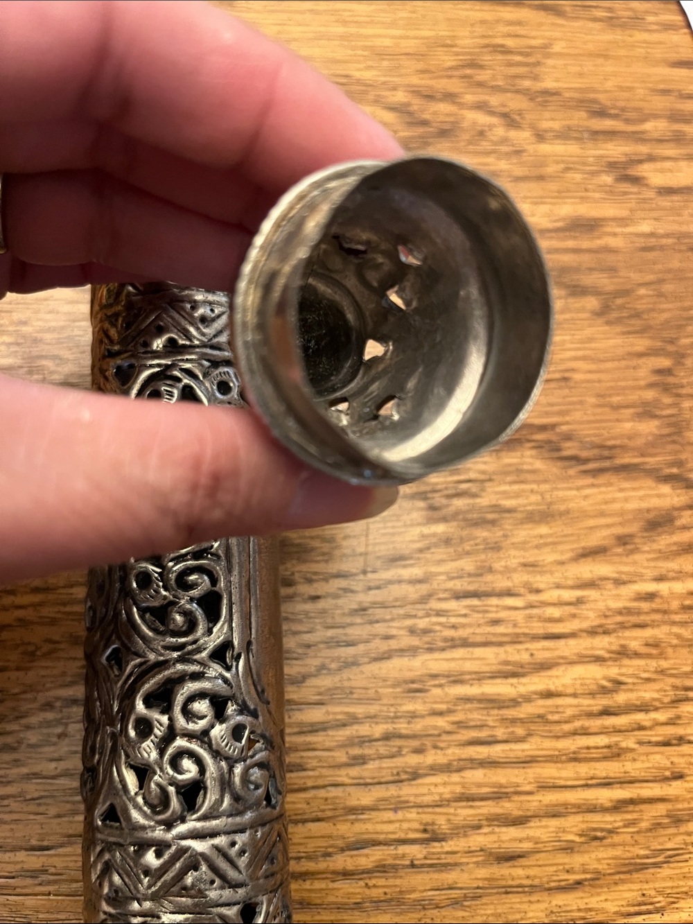 silver toned scroll case - Picture 3 of 5